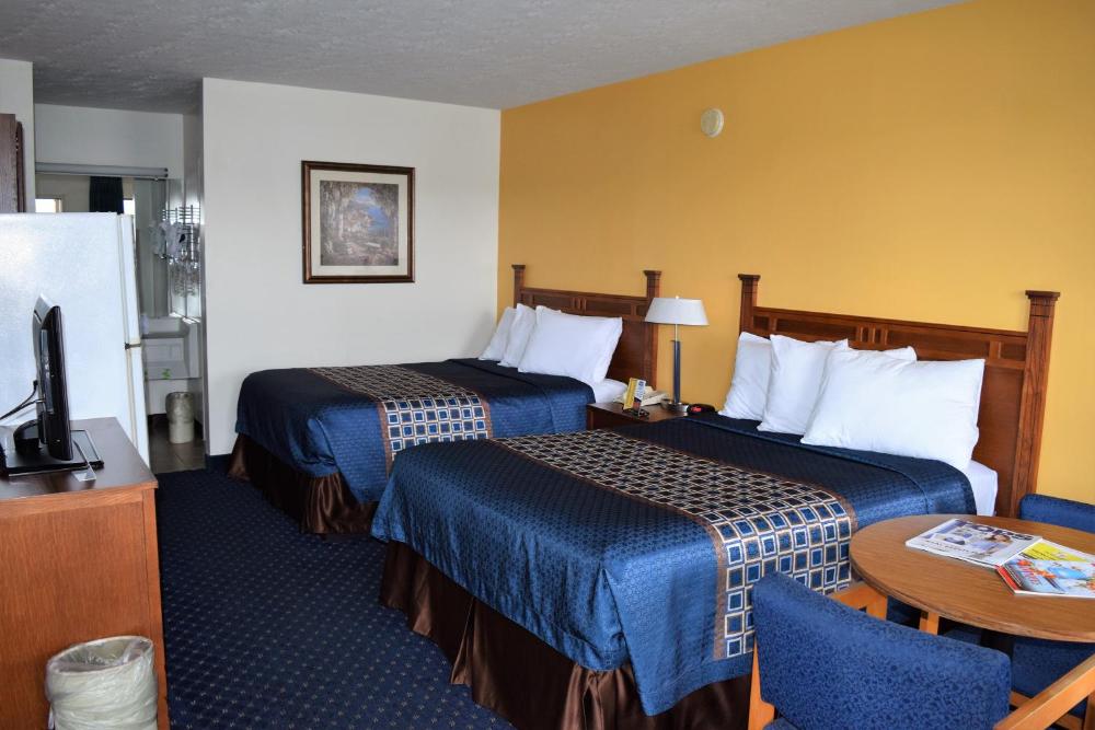 Standard Room with Two Double Beds - Non-Smoking interior